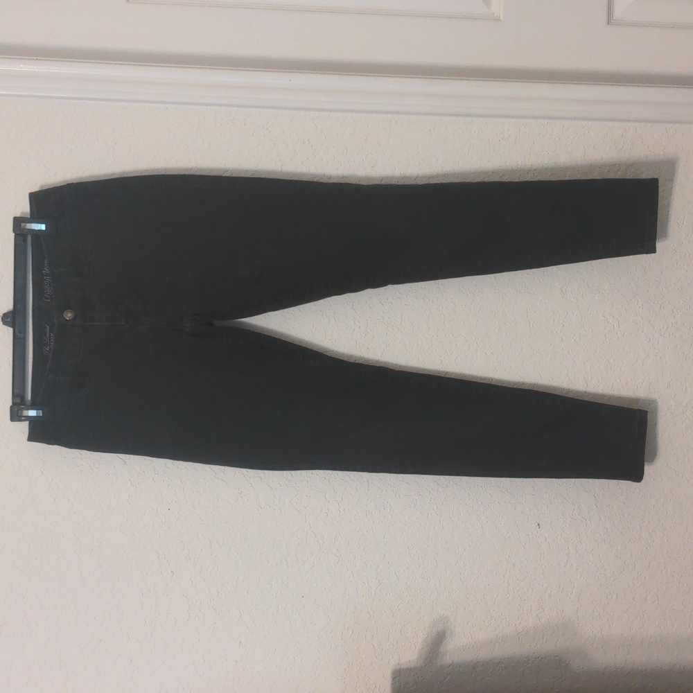 The Limited Women's Black Mid Rise Denim Straight Leg Jeans. Size 4